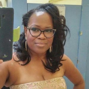 Meet your Posher, Carine